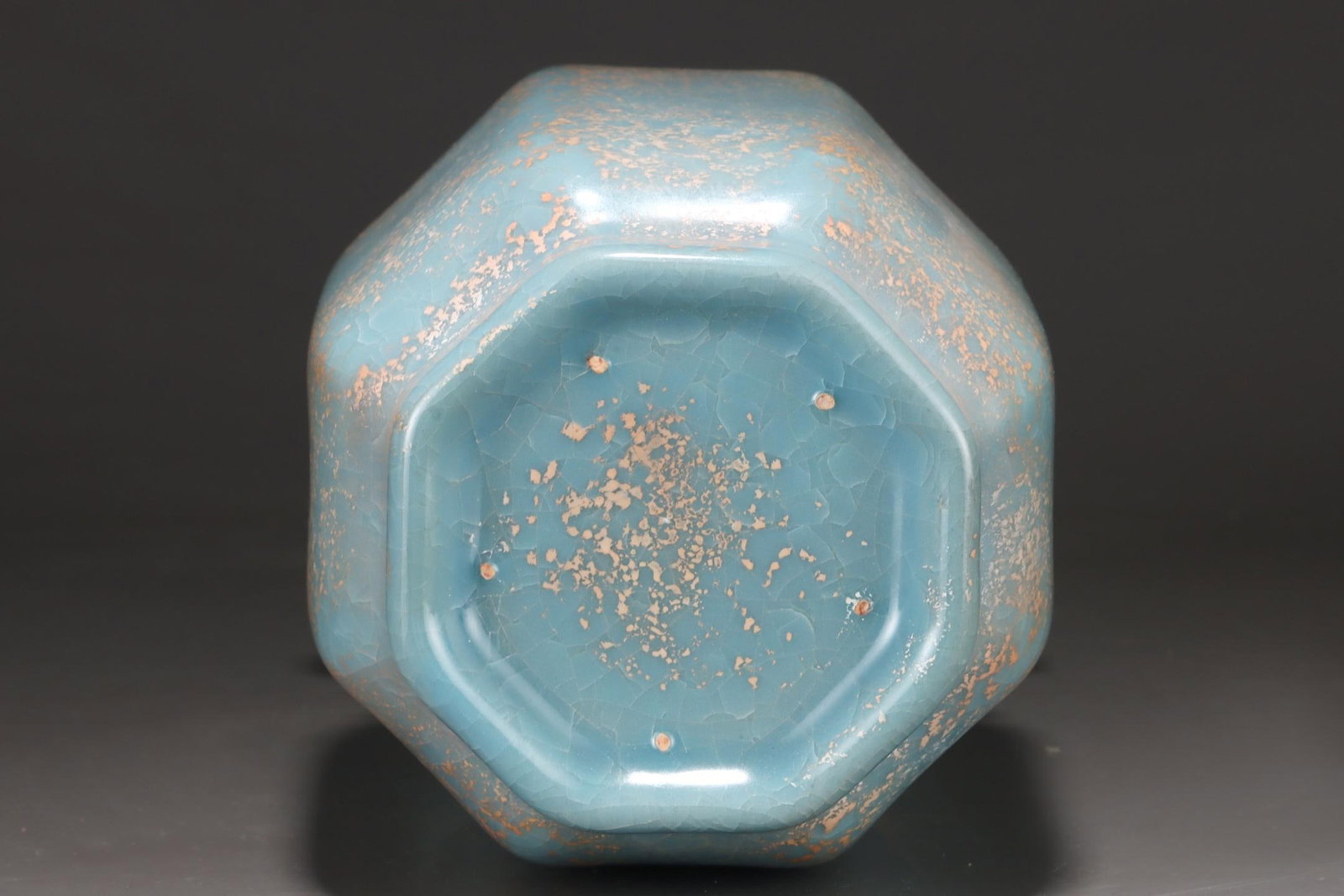 A Ru Ware Sky-Blue Octagonal Vase - 9