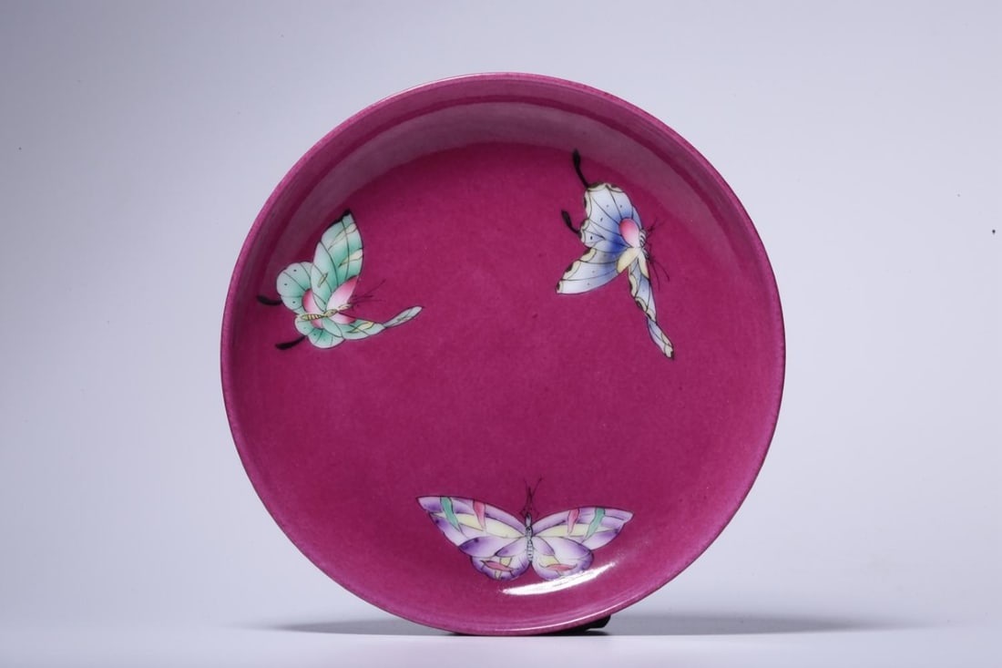 A Fencai Enamel Plate: A Fencai Enamel Plate. Height: 0.98in Diameter: 5.28in Weight: 0.28lbs.