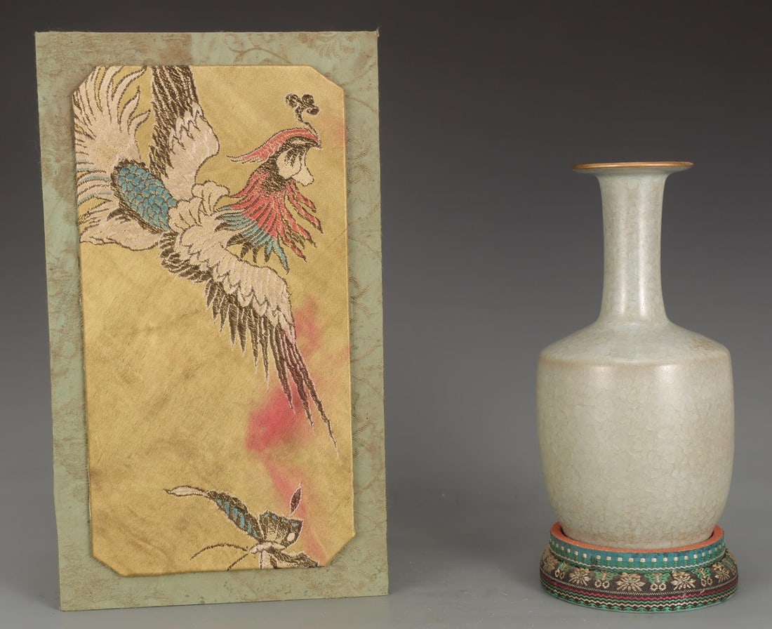 A Ru Ware Celadon Glazed Vase - 2