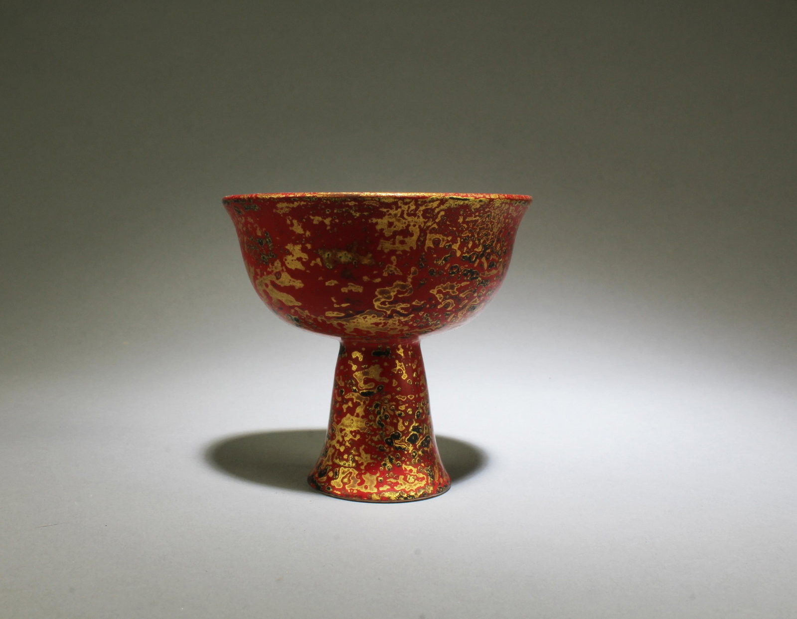A Porcelain Stem Cup: A porcelain Stem Cup. 'xuanDe' mark. Diameter: 3.5" Height: 3.3"