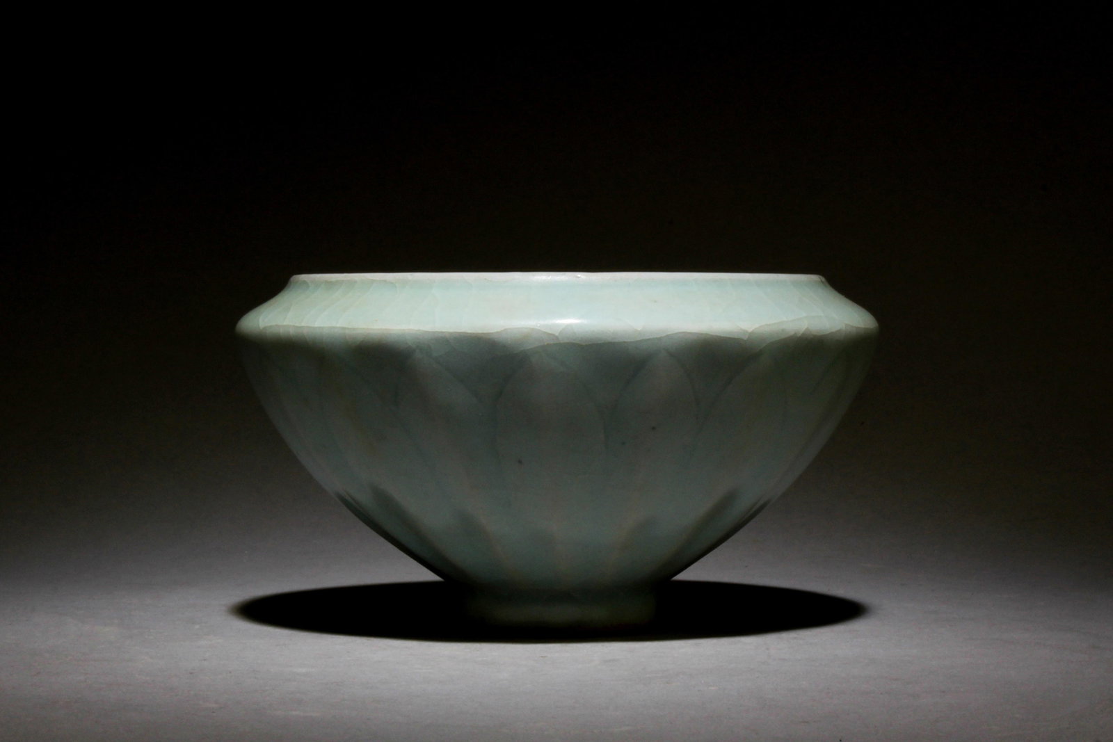 A Ruyao Ink Washer: A Ruyao Ink Washer. Dimensions: 5.5" x 3".