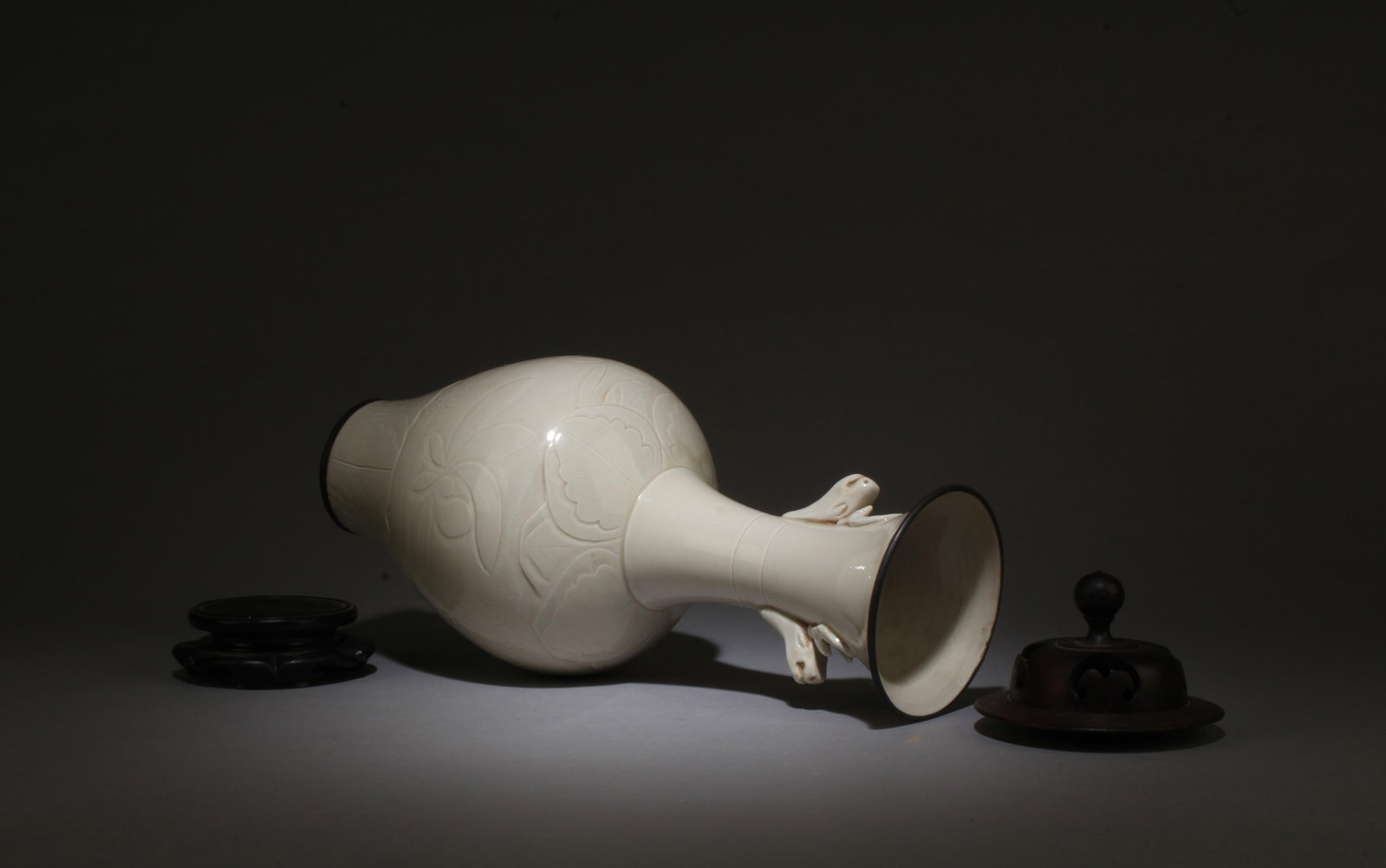 A Dingyao Vase with Stand - 5