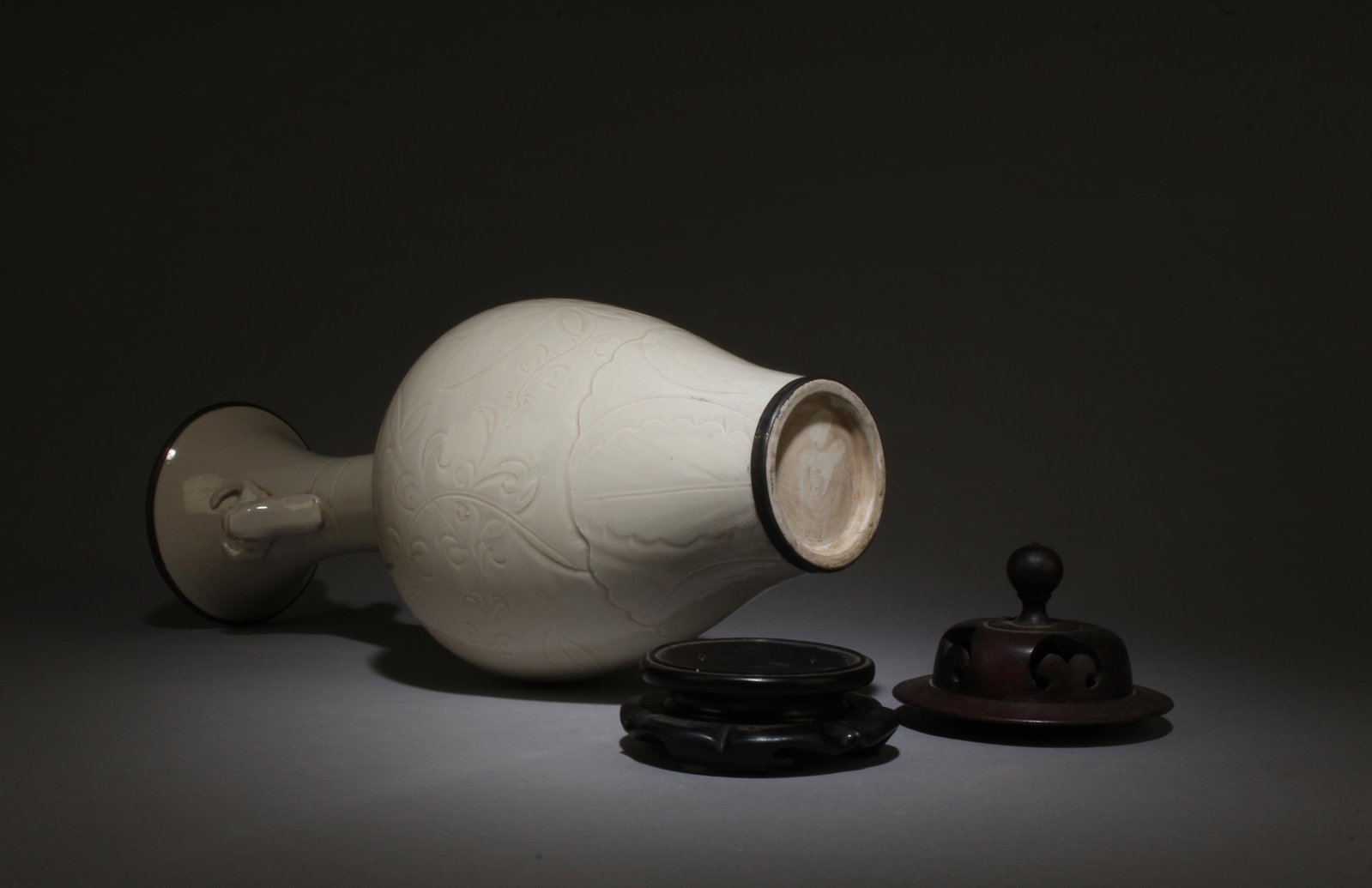 A Dingyao Vase with Stand - 6