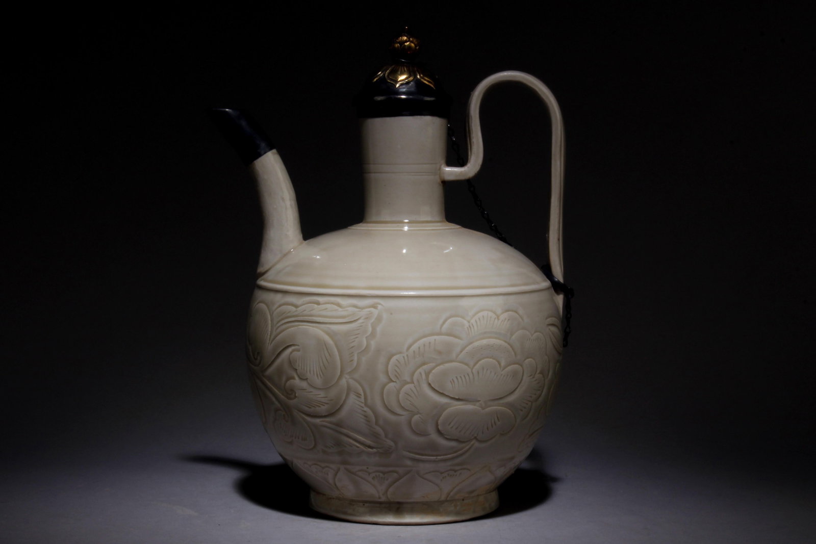 A Dinyao Pot - 2