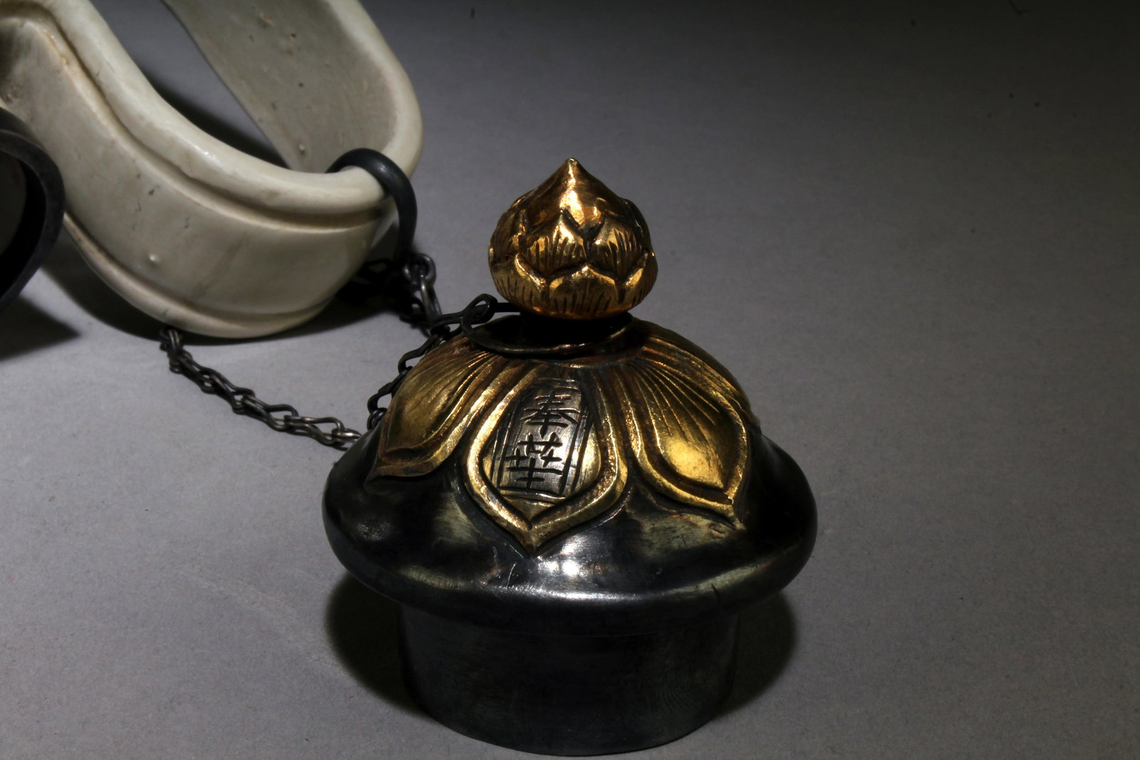 A Dinyao Pot - 9