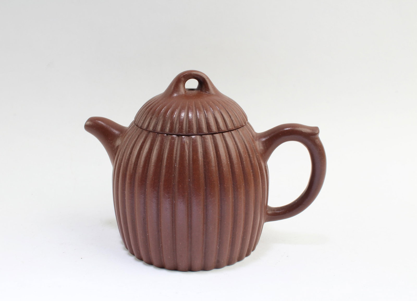 Chinese Zisha Teapot: Chinese Zisha Teapot. Length: 5.1"