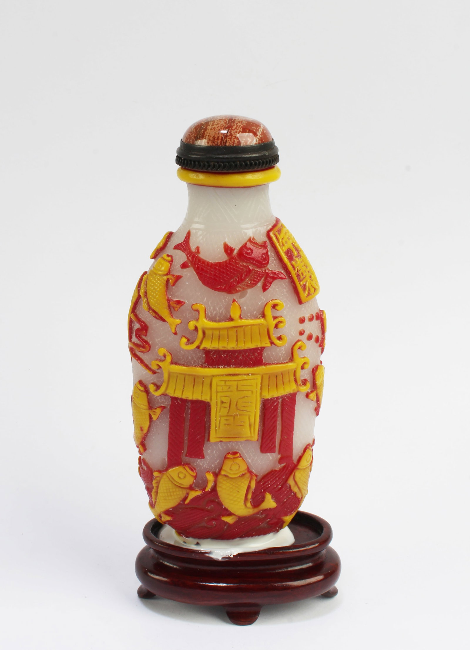 Chinese Peking Glass Snuff Bottle (1 of 4)