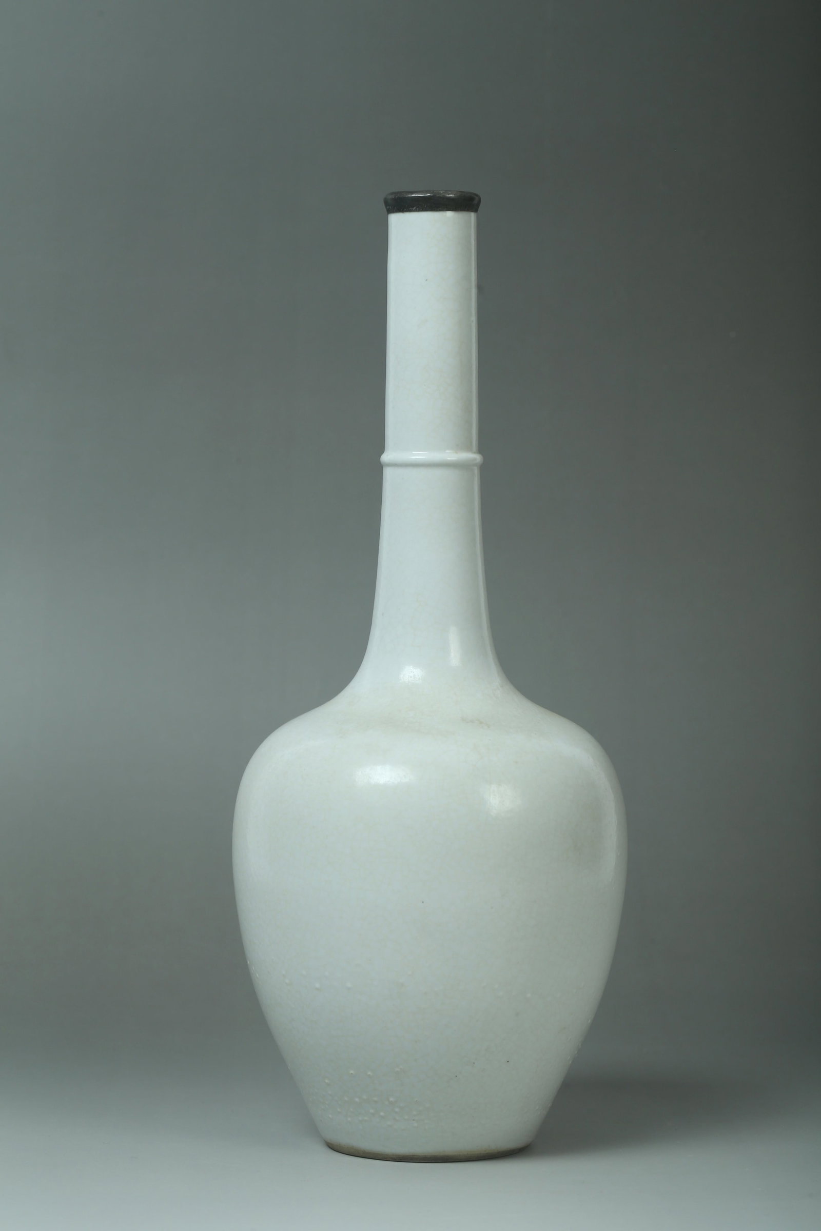 A Dingyao Long Neck Vase (1 of 9)
