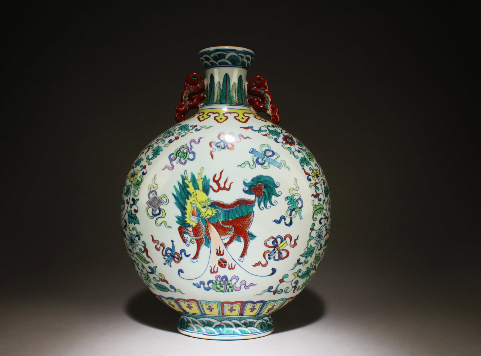 A Doucai Moon Vase (1 of 7)