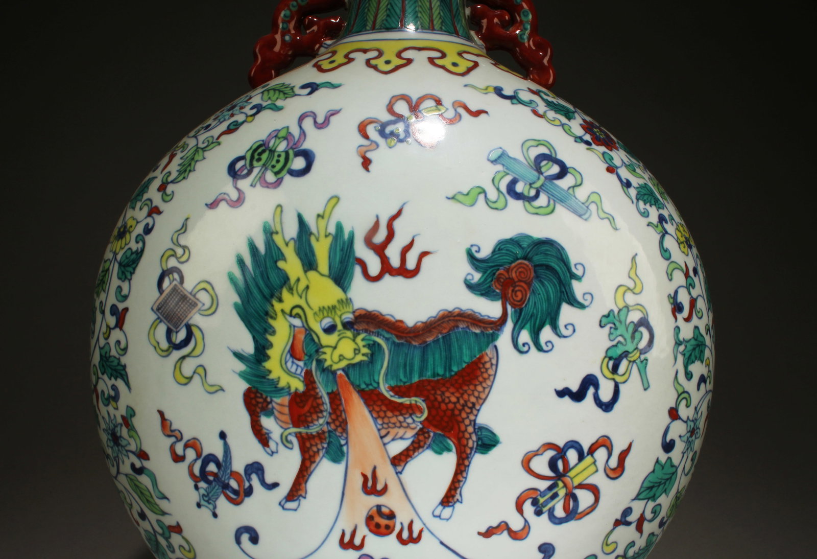 A Doucai Moon Vase - 4