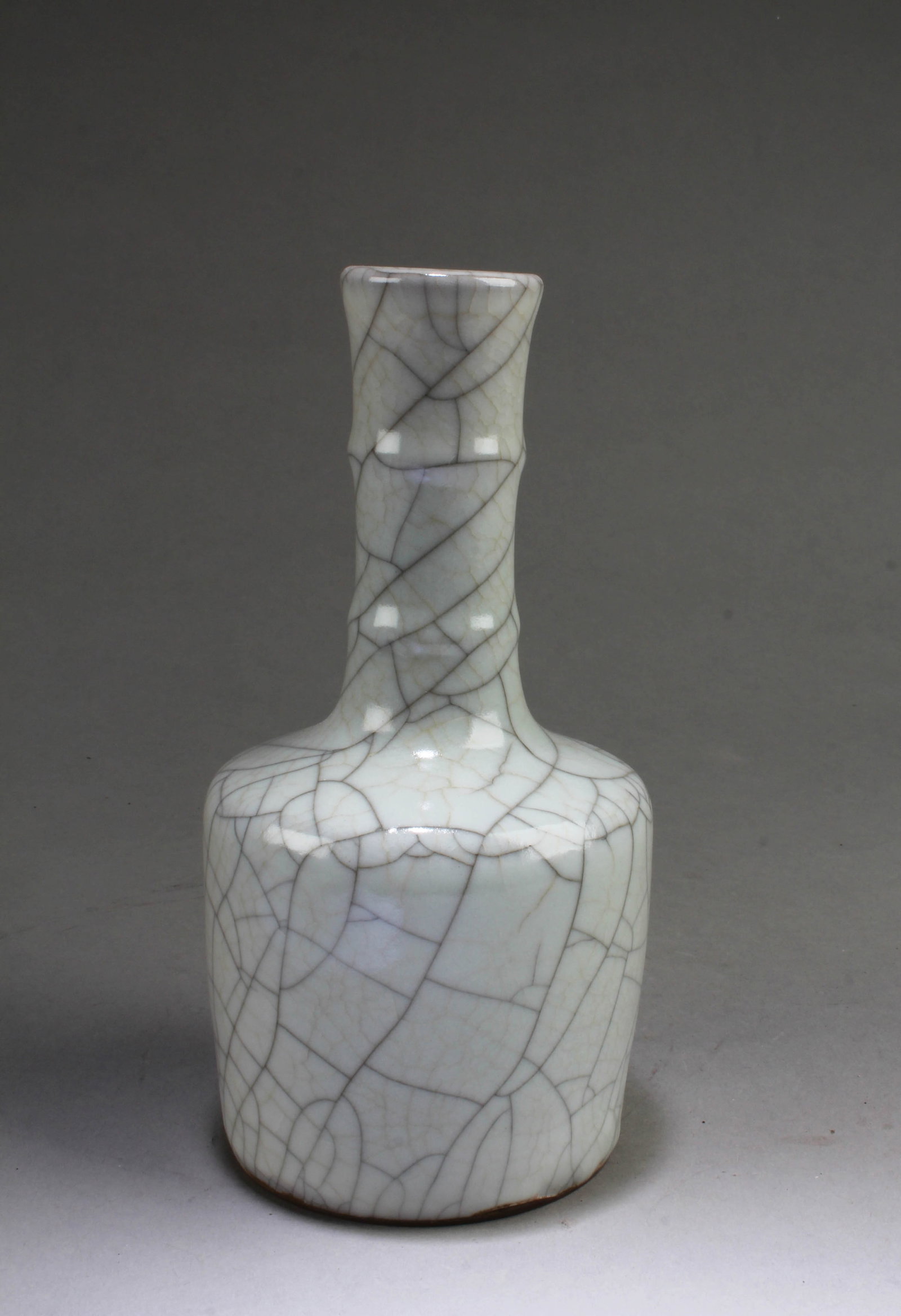 Chinese Geyao Vase: Chinese Geyao Vase. Height: 7.75"