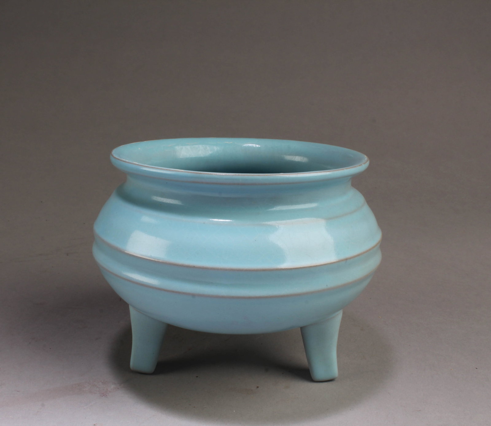 Chinese Ruyao Tripod Censer: Chinese Ruyao Tripod Censer. Diameter: 5.5" Height: 4.25"