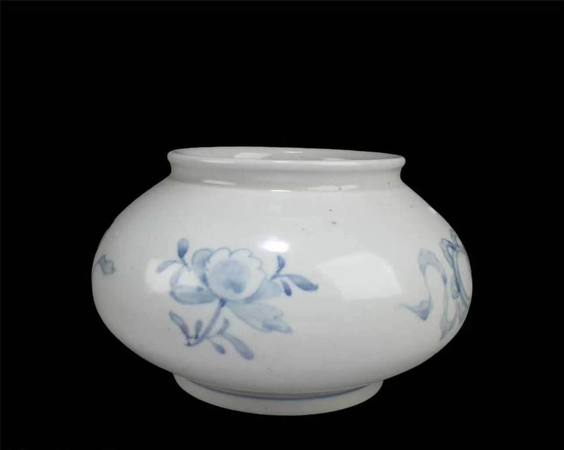 Korean Porcelain Jar: Korean Porcelain Jar. Diameter: 6.5" Height: 4" Provenance: From Pasadena Antique Center, California