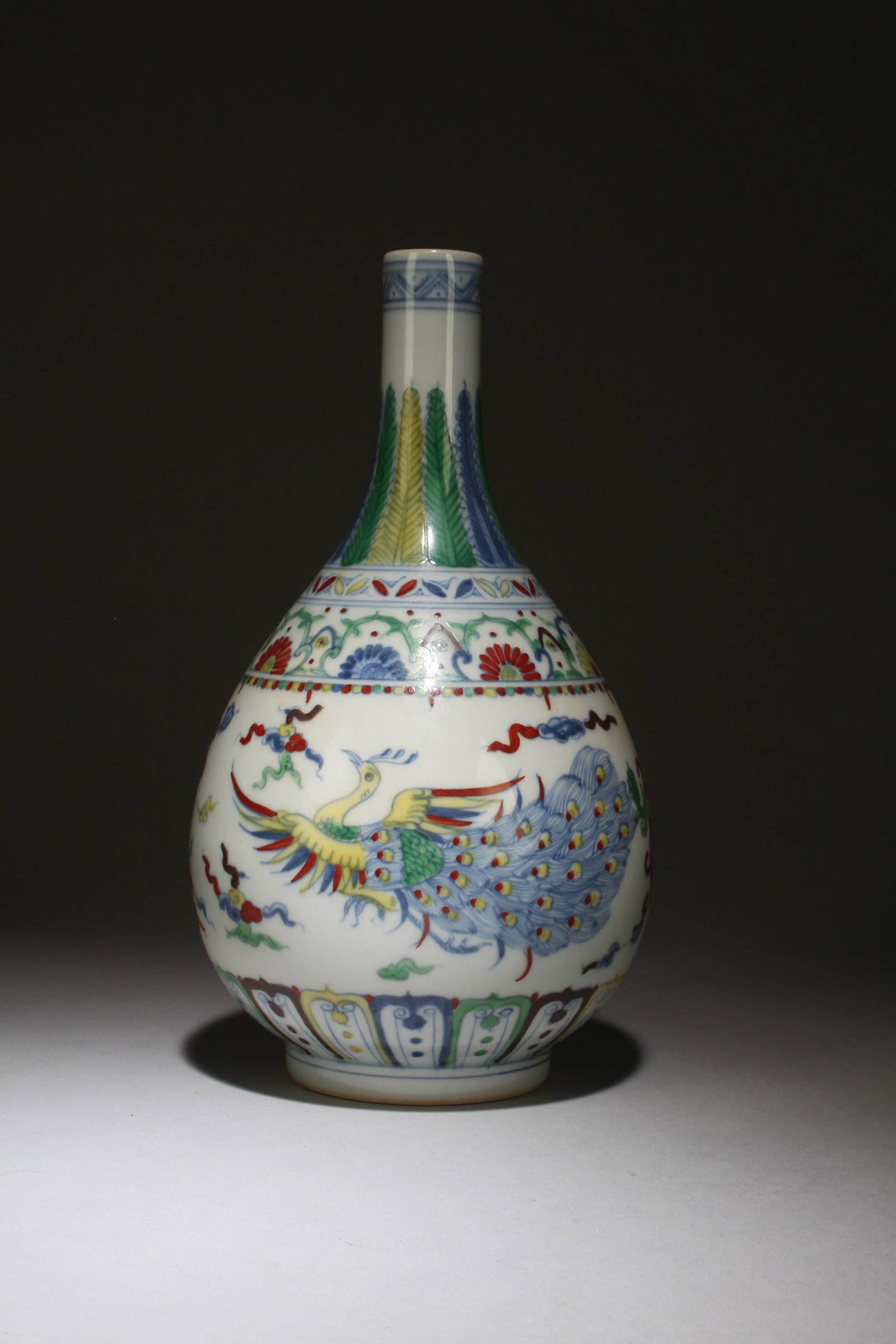 Chinese Porcelain Vase: Chinese Porcelain Vase. "ChengHua' mark at base. Height: 9 "