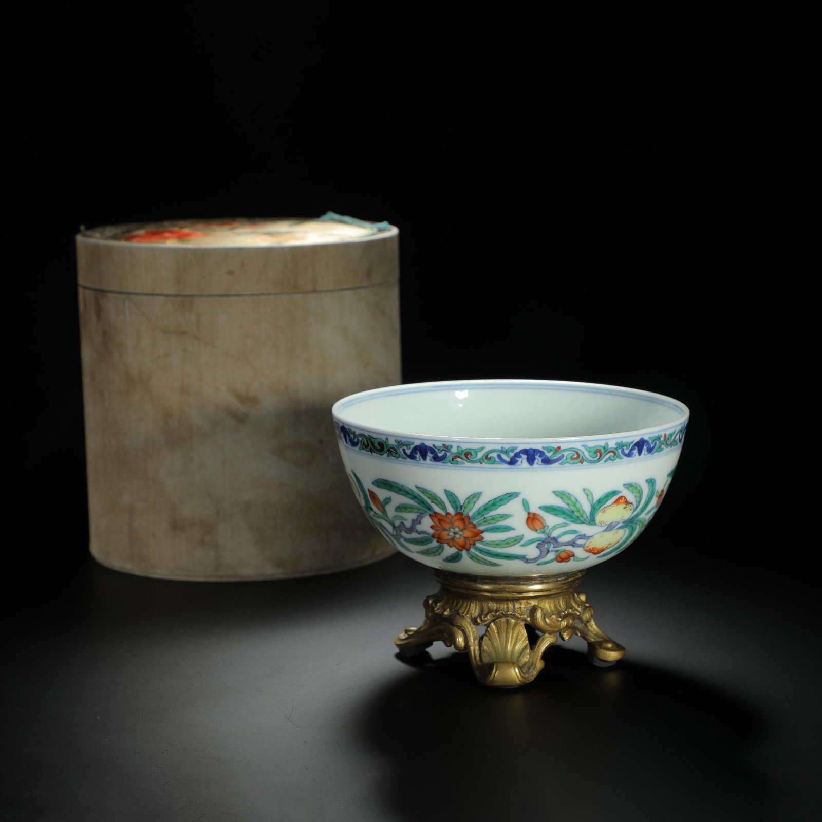 Doucai Floral Peach Bowl: Doucai Floral Peach Bowl. Diam.5.71" Height:4.13"