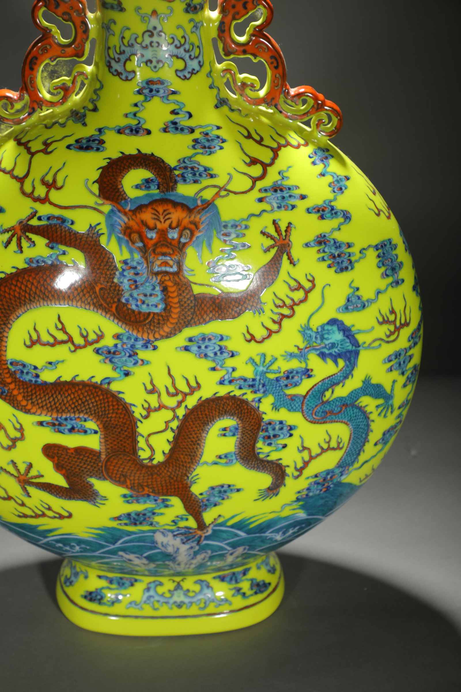 Yellow-Ground Dragon Moonflask - 10