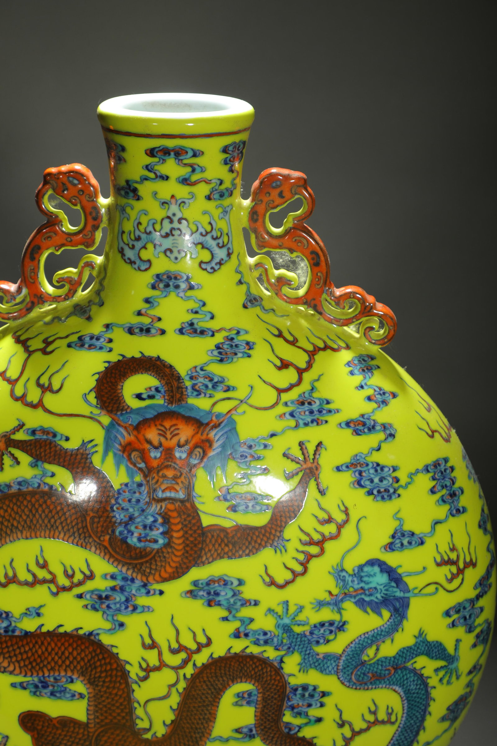 Yellow-Ground Dragon Moonflask - 2