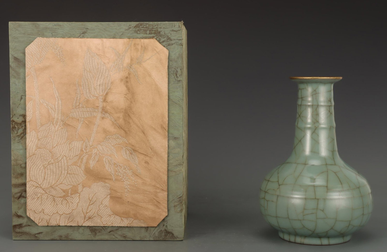 A Guan Ware Celadon Vase - 2