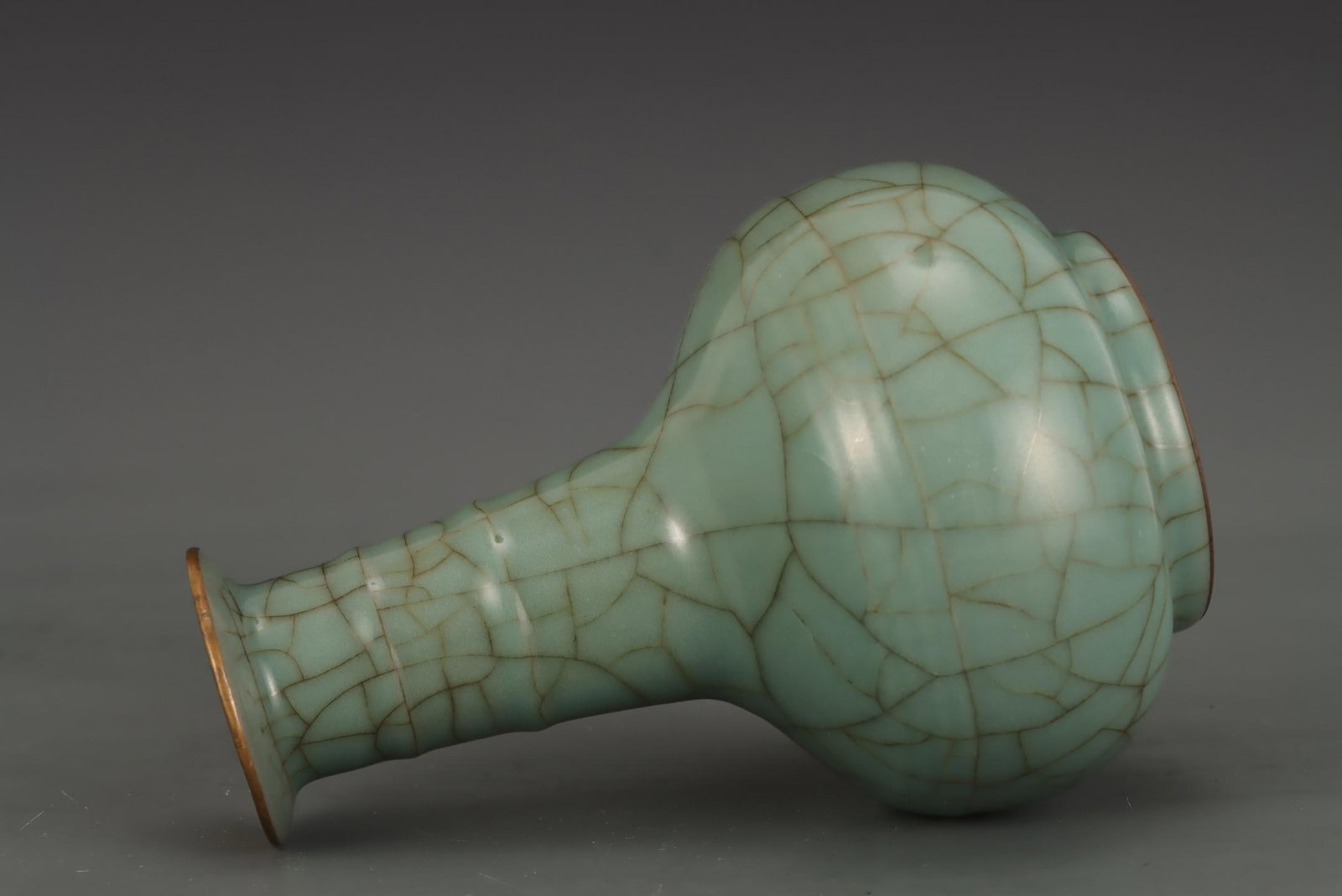 A Guan Ware Celadon Vase - 6