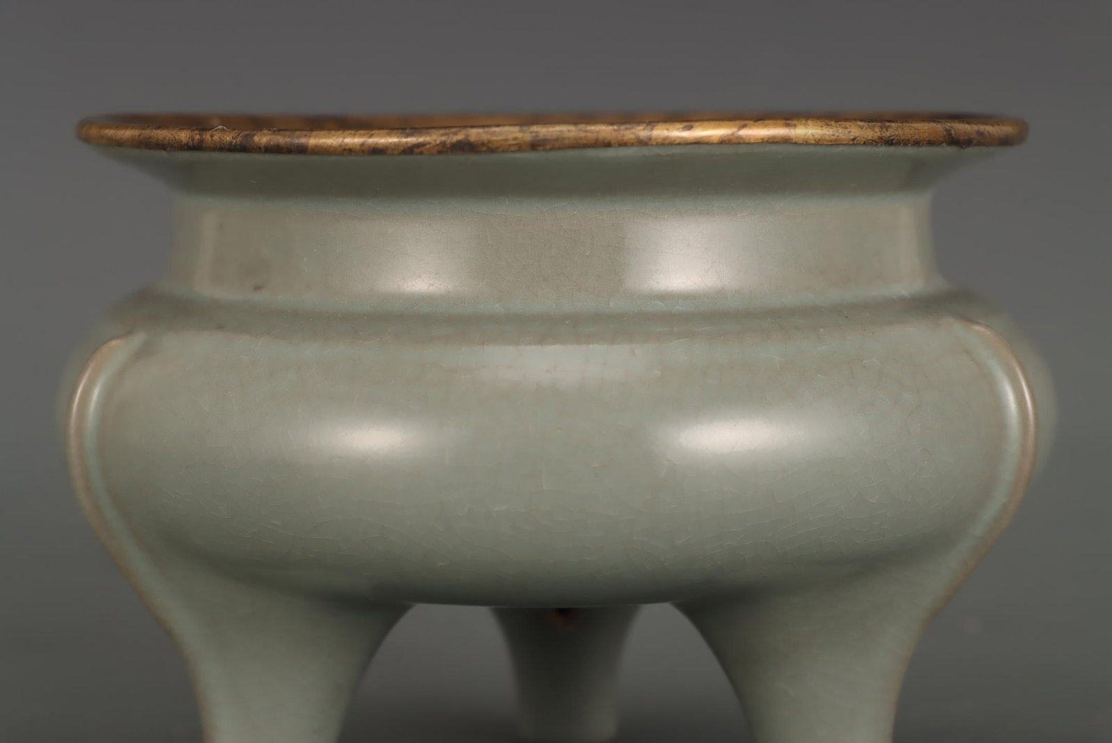 A Ru Ware Celadon Ding Censer - 3