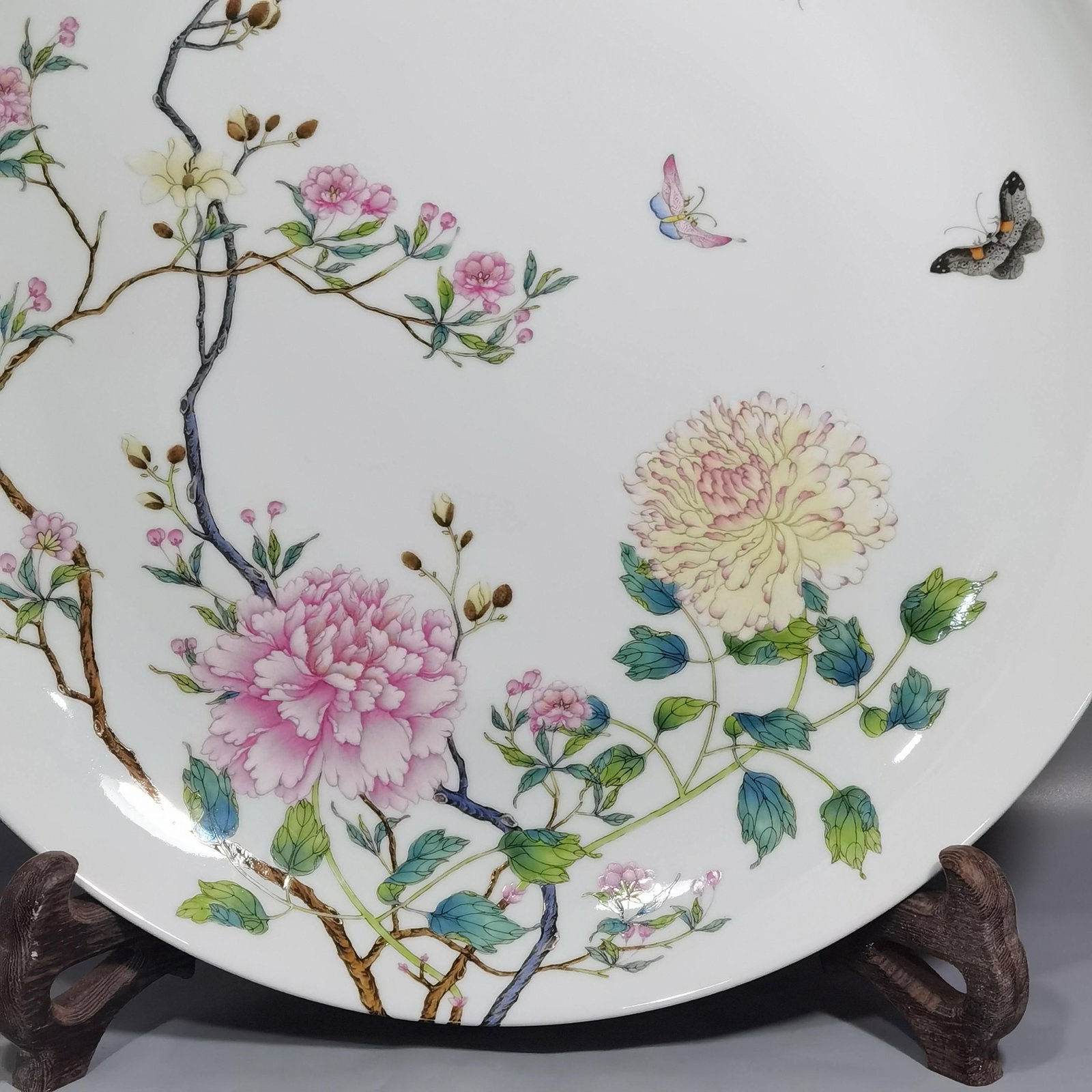 A Enamel Charger - 4