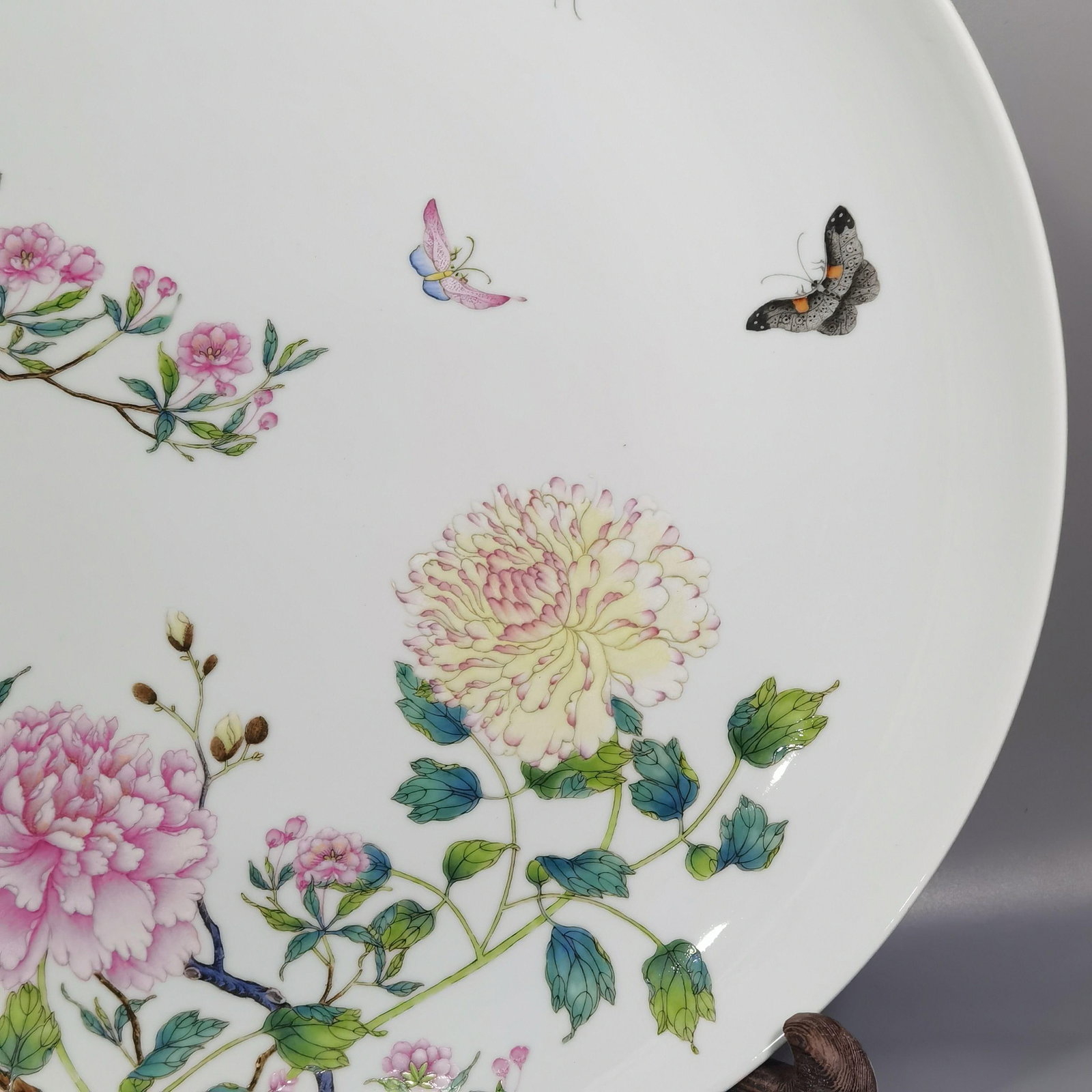 A Enamel Charger - 5