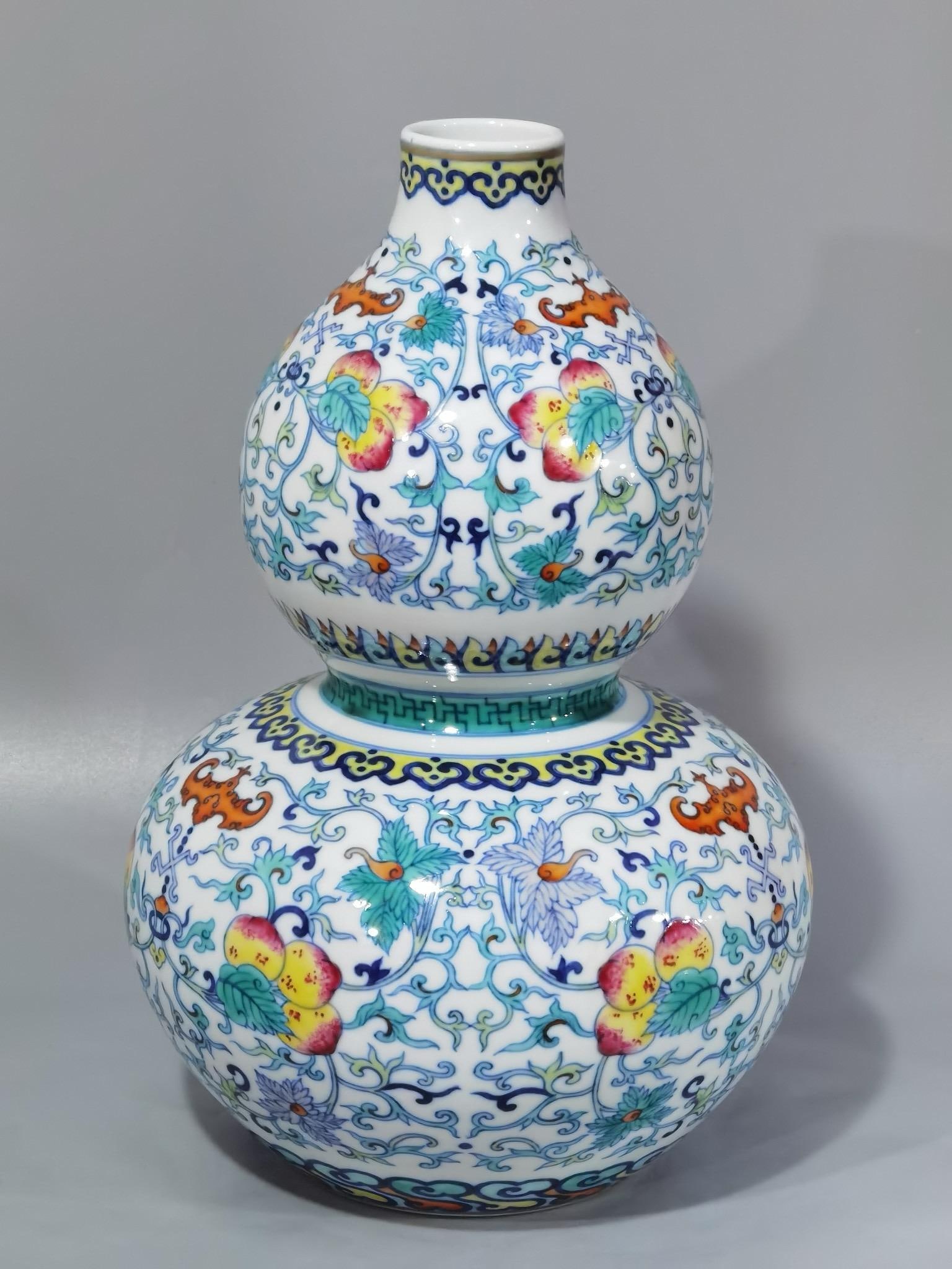 A Doucai Gourd Vase - 2