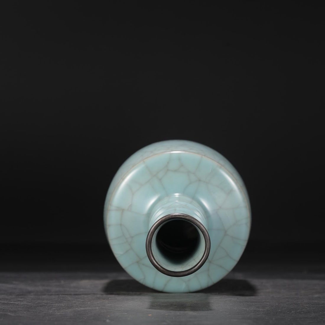 A Guan Ware Celadon Vase - 4