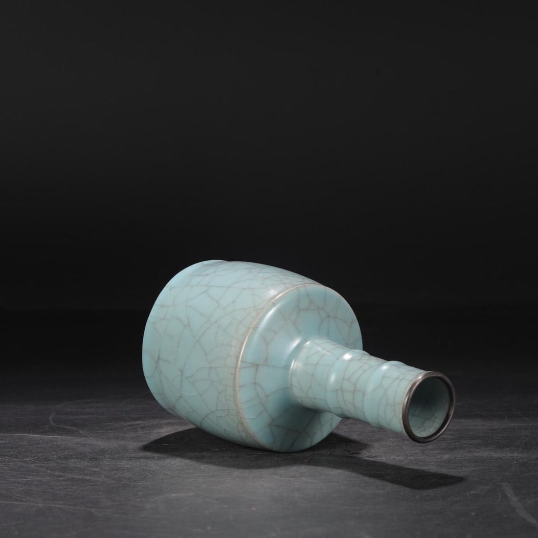 A Guan Ware Celadon Vase - 5