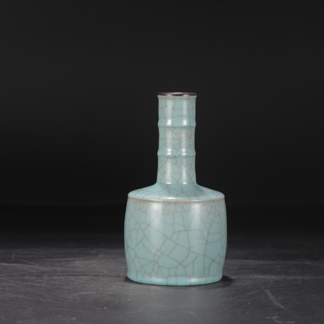 A Guan Ware Celadon Vase - 6