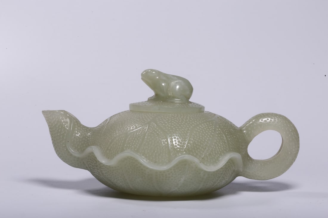 A Hetian Jade Teapot (1 of 9)