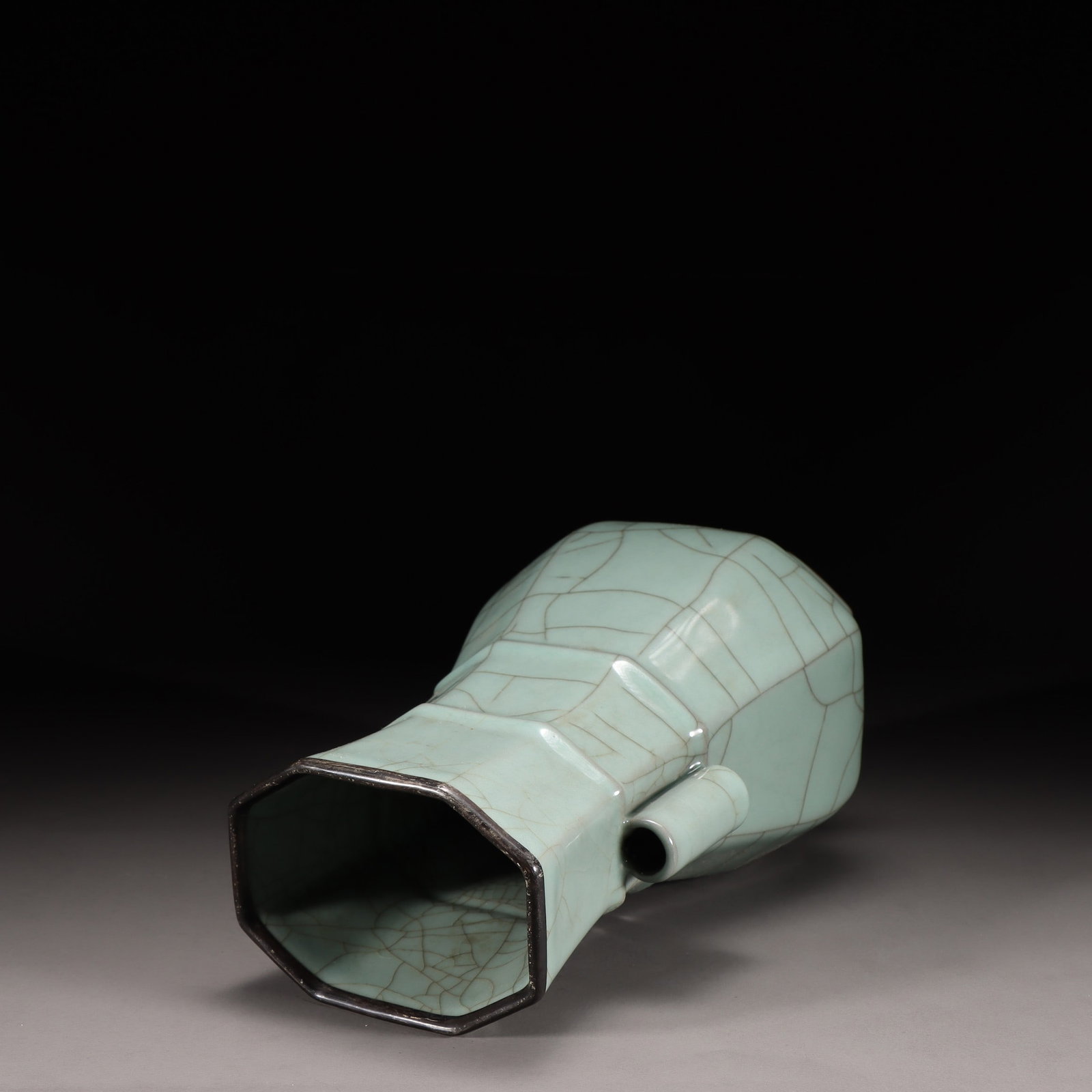A Guan Ware Celadon Square Vase - 8