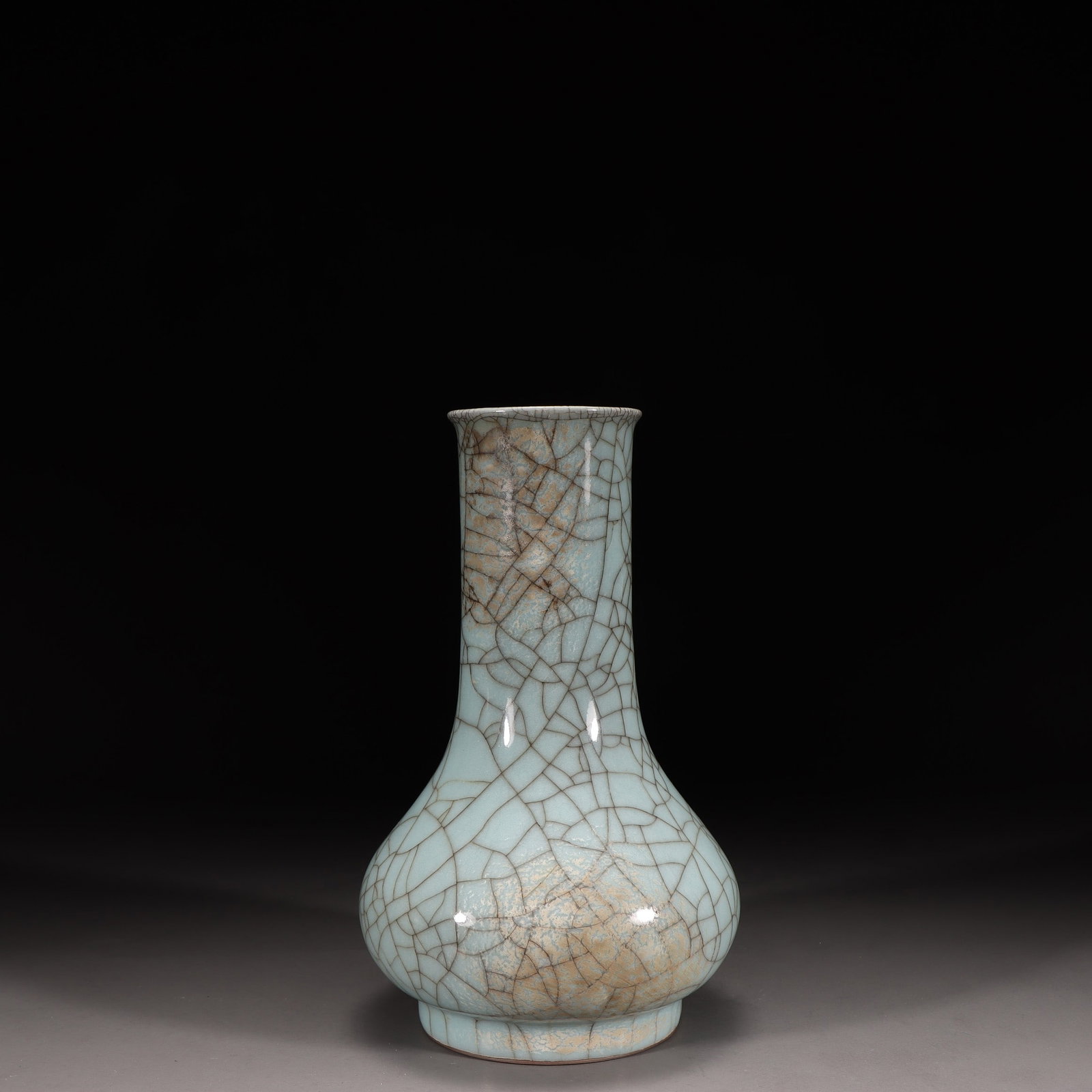 A Guan Ware Celadon Vase - 2