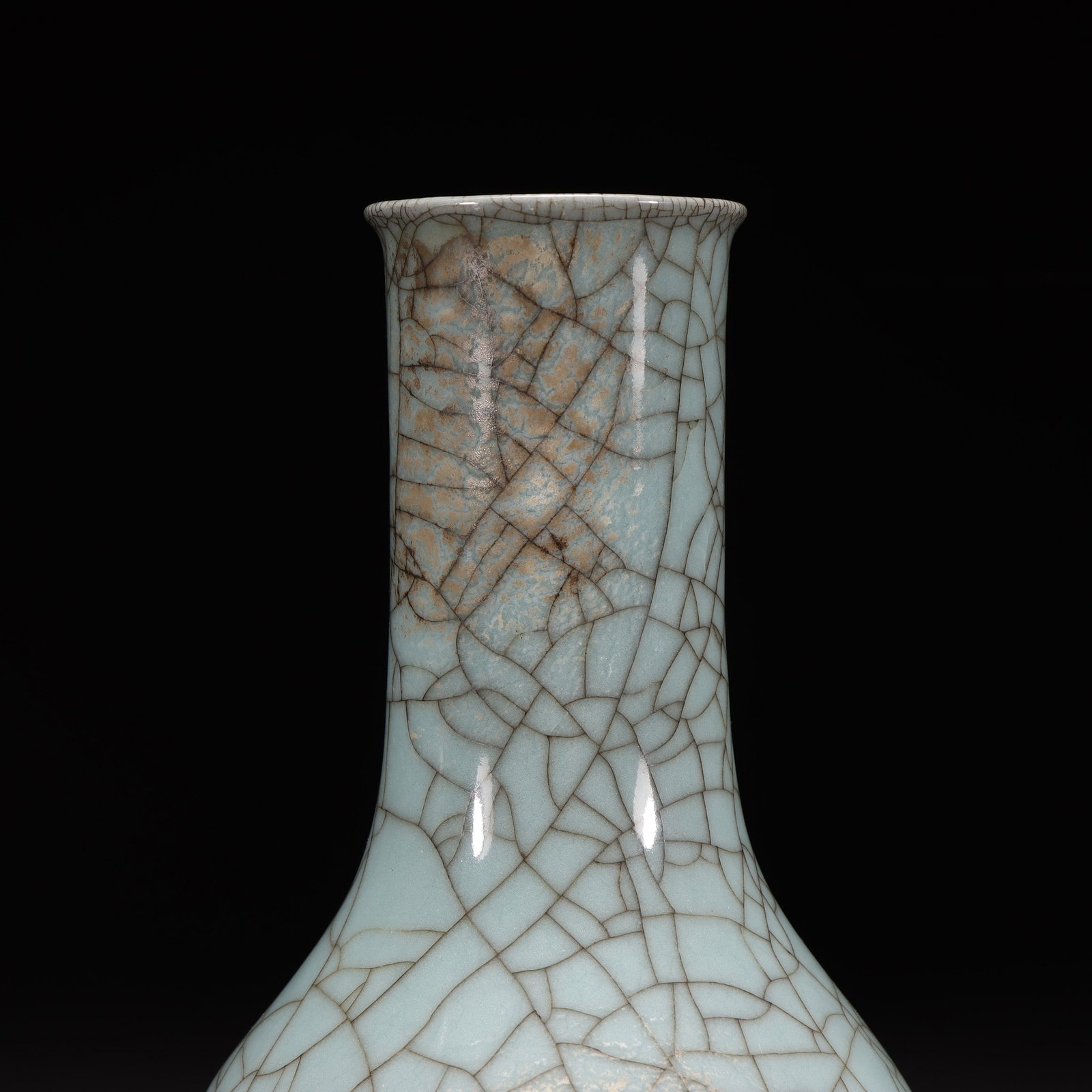 A Guan Ware Celadon Vase - 3