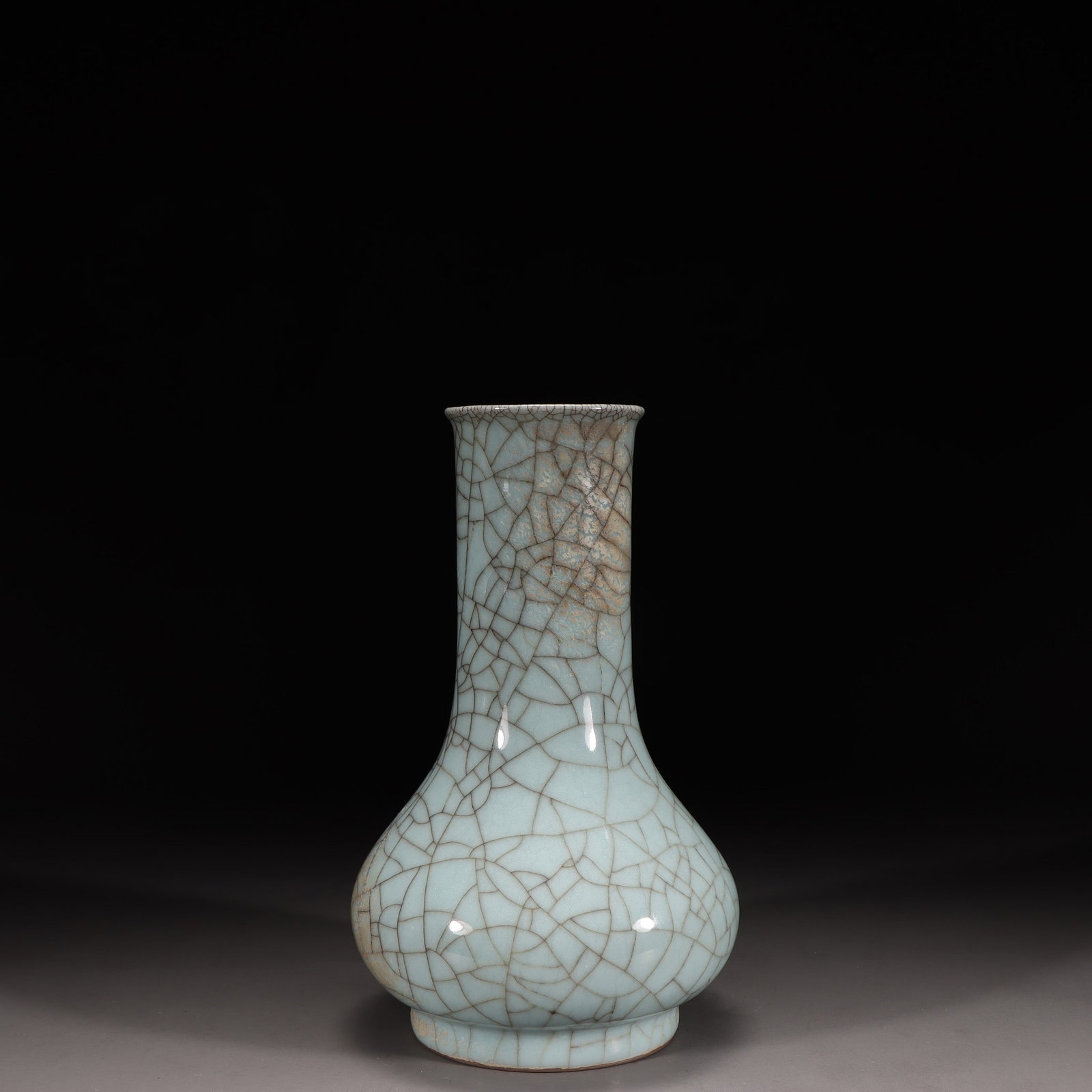 A Guan Ware Celadon Vase - 4