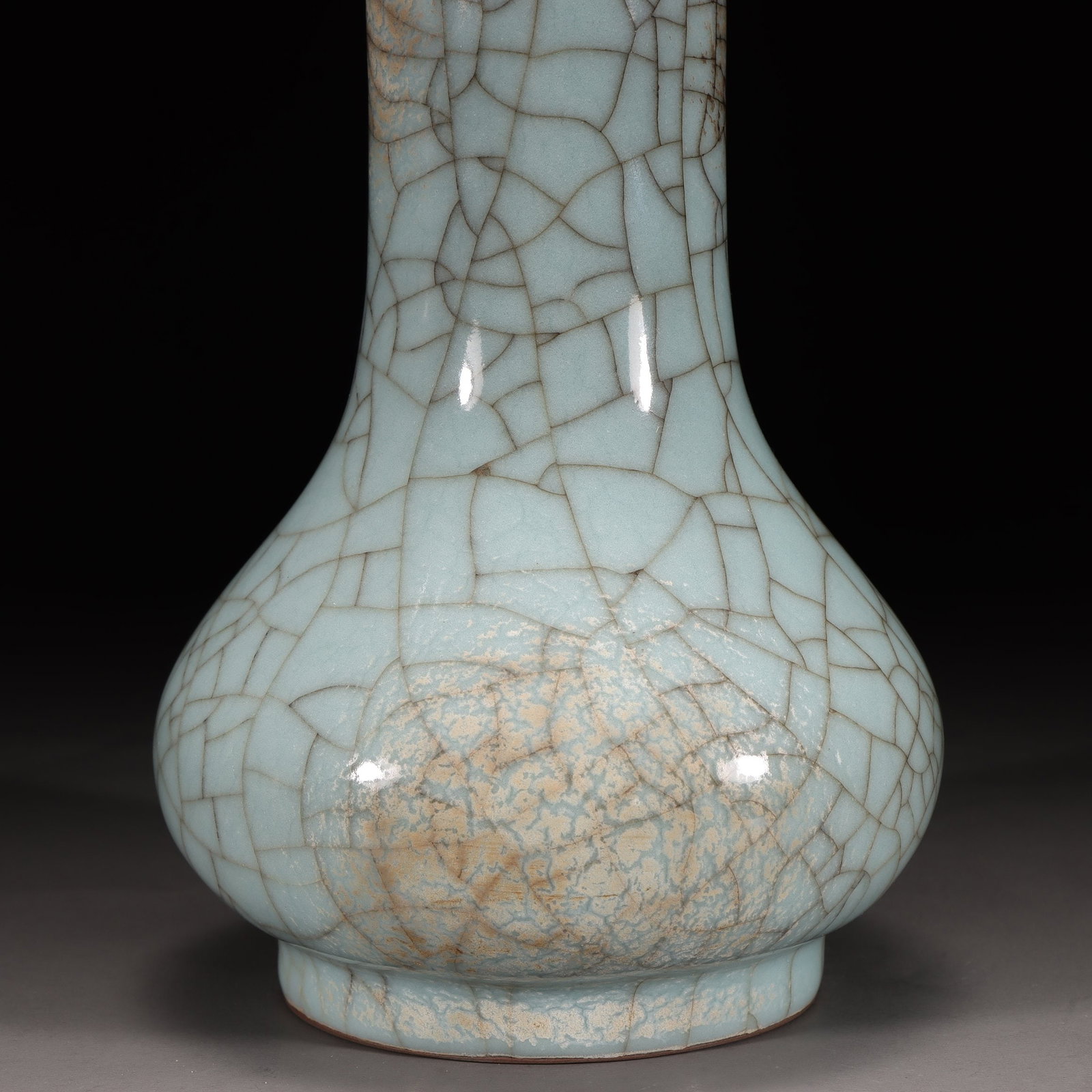 A Guan Ware Celadon Vase - 7