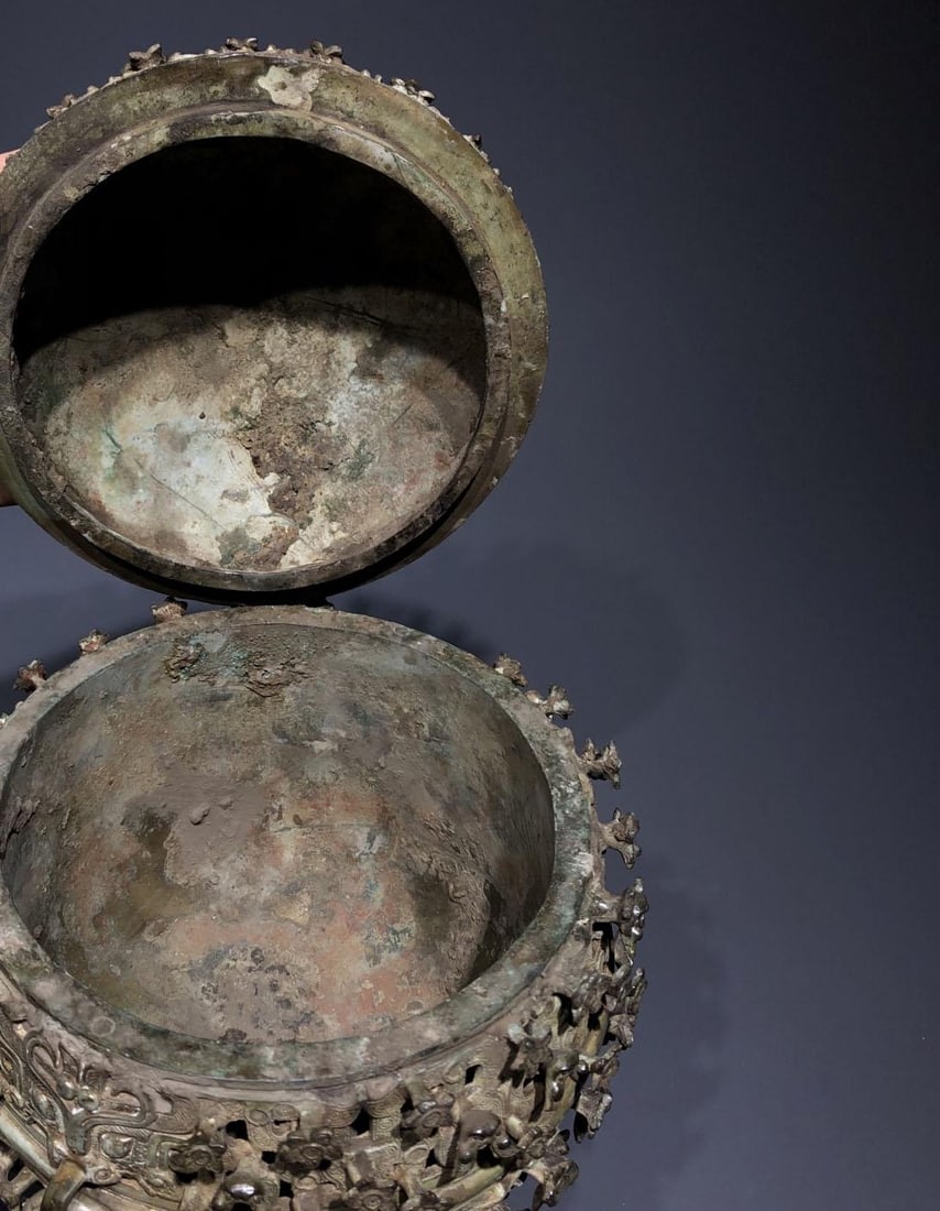 A Bronze Vessel - 8