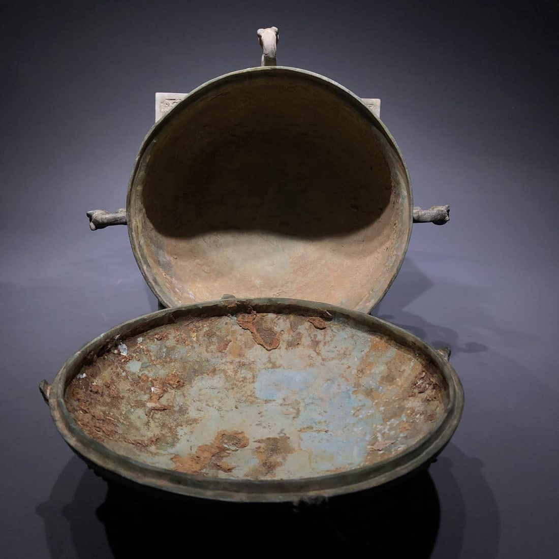 A Bronze Gui Vessel - 10