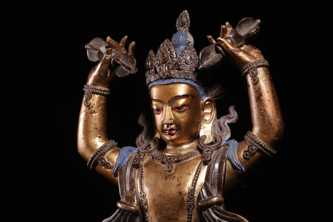 A Gilt Bronze Deity Statue - 6