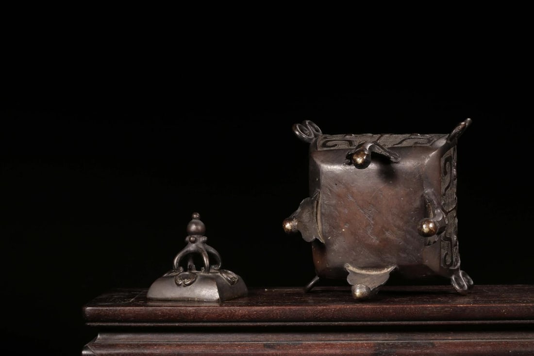 A Bronze Censer - 9