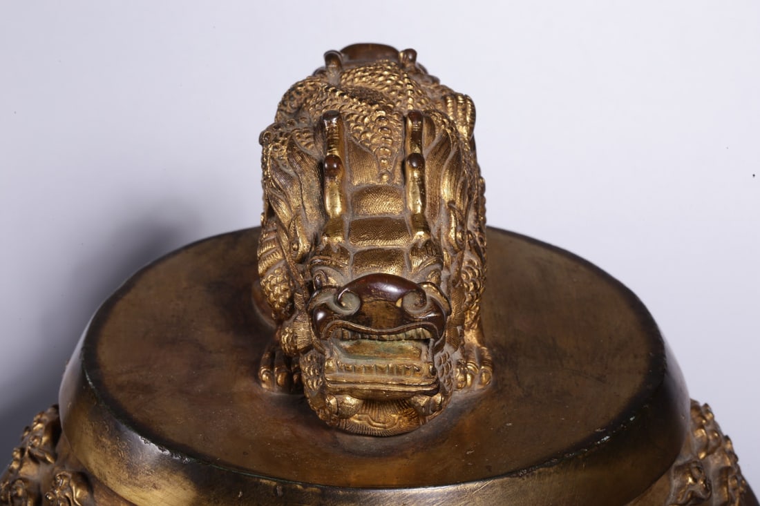 A Gilt Bronze Clock - 7
