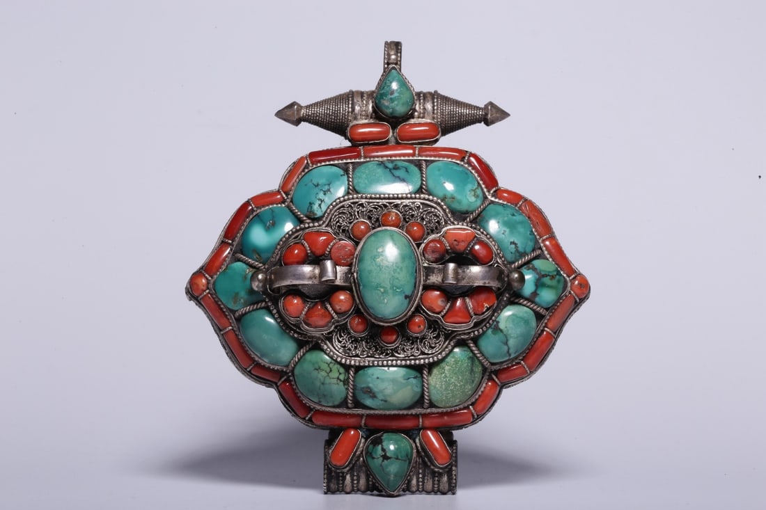 A Silver Filigree Gau Box (1 of 12)