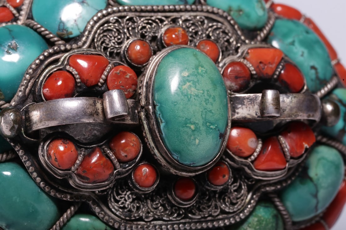A Silver Filigree Gau Box - 6