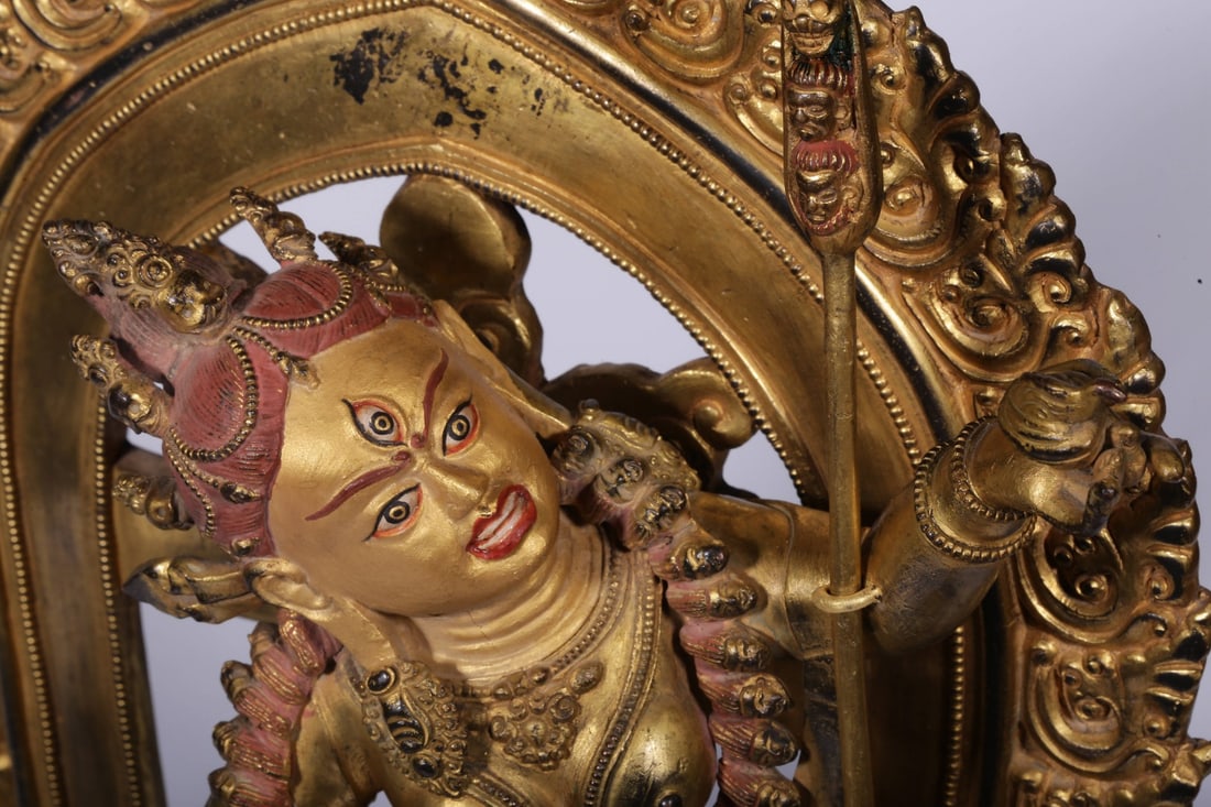 A Gilt Bronze Deity Statue - 6