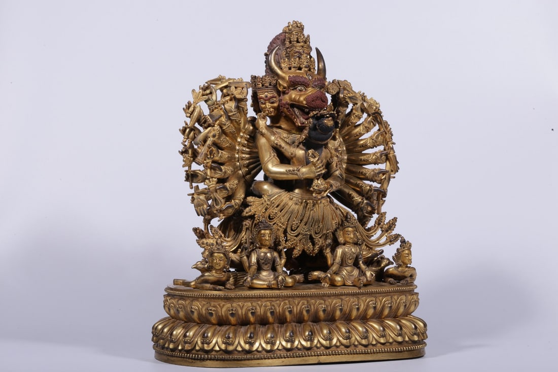 A Gilt Bronze Deity Statue - 8