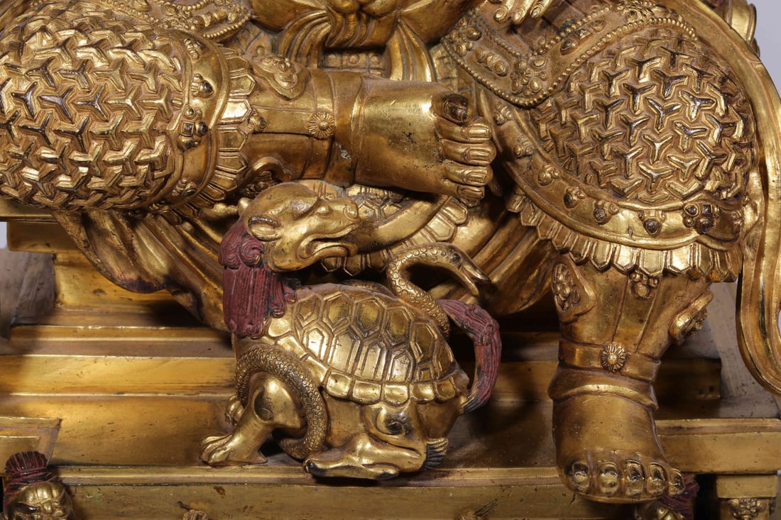 A Gilt Bronze Deity Statue - 4