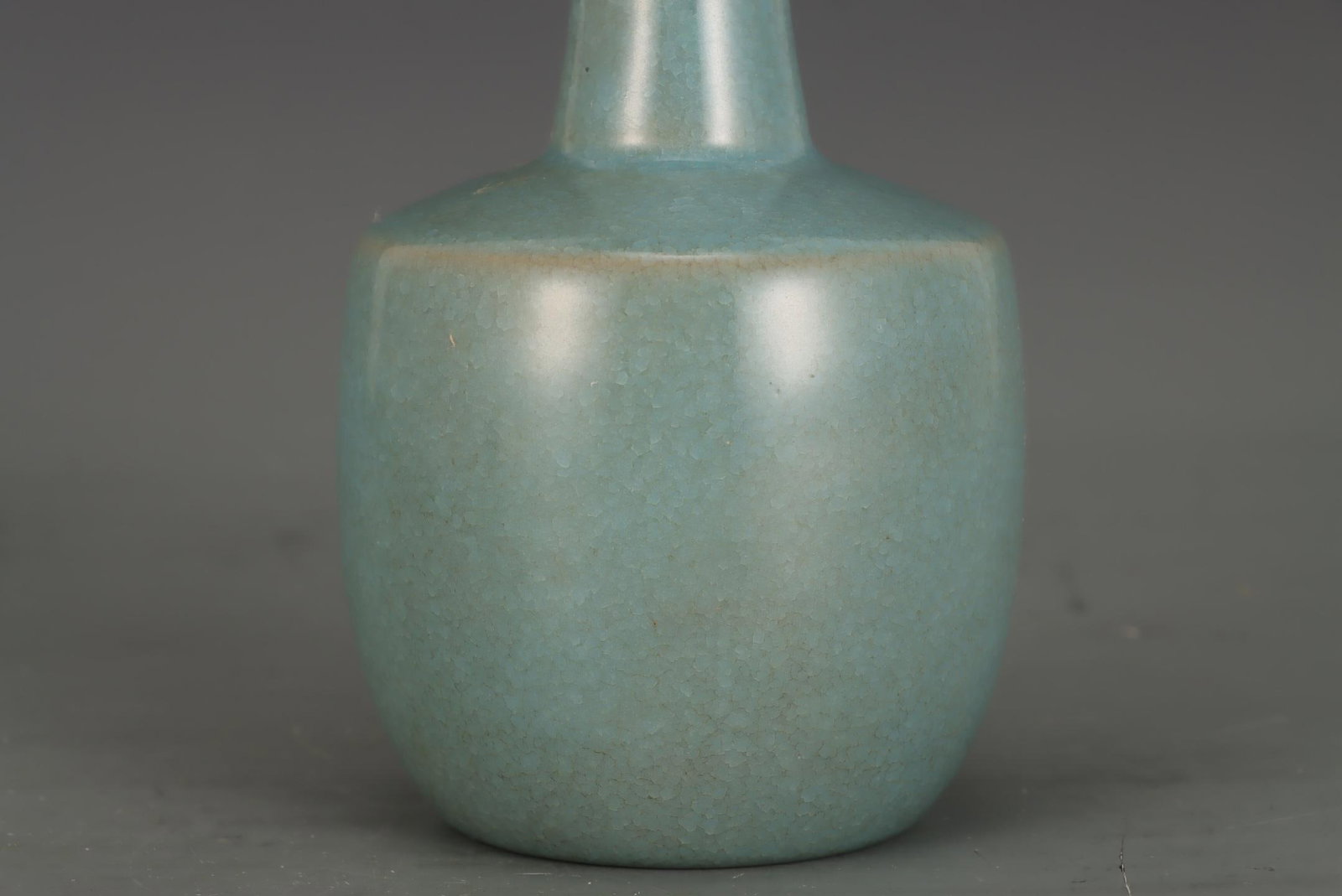 A Ru Ware Celadon Vase - 4