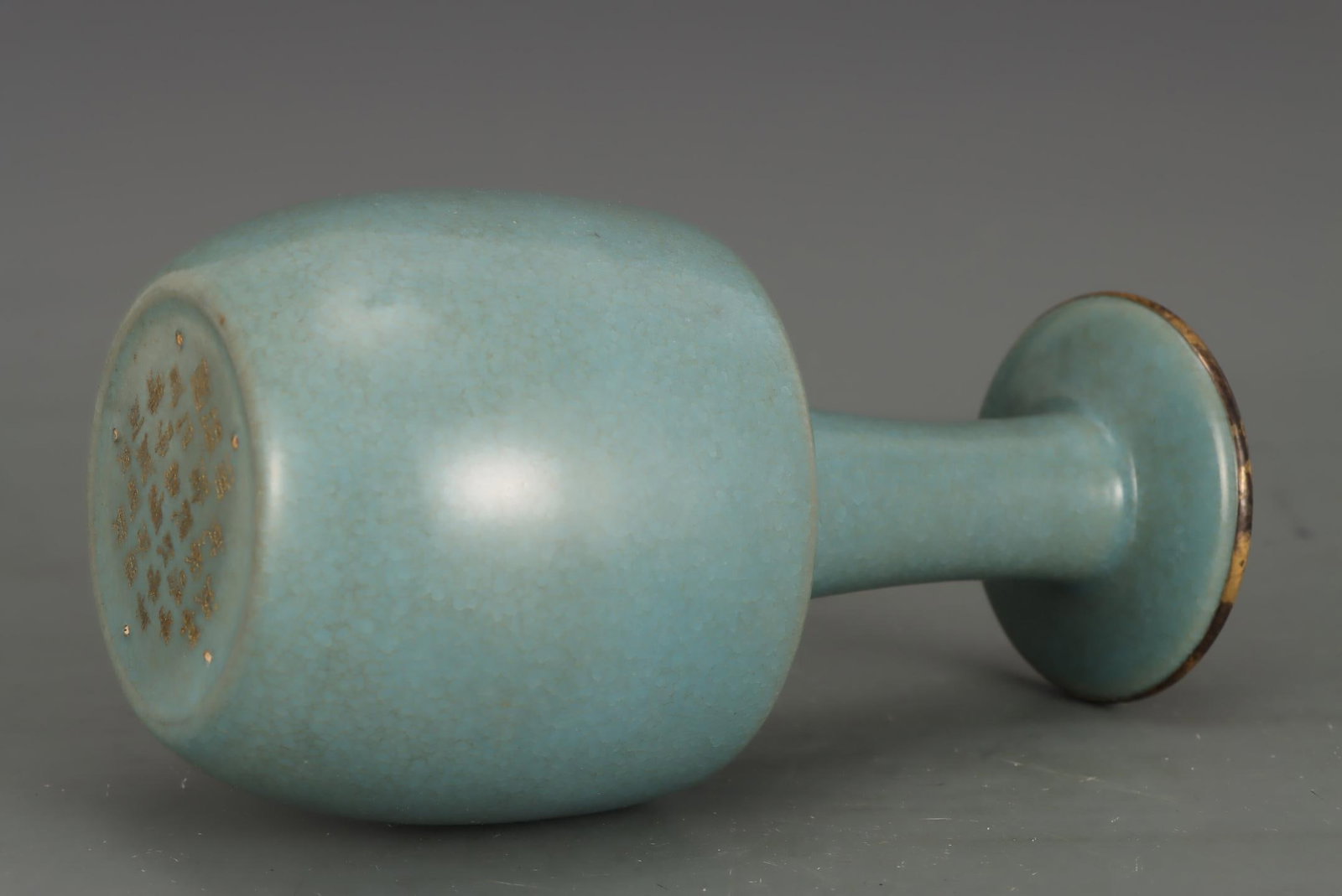 A Ru Ware Celadon Vase - 7