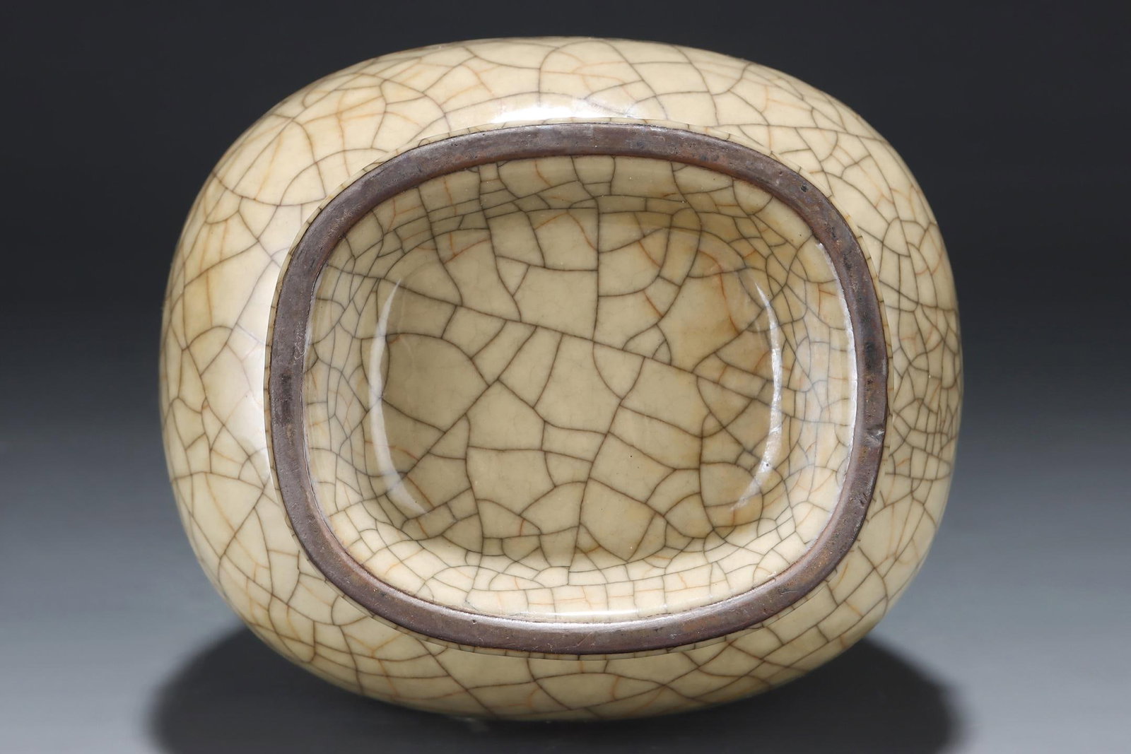 A Ge Ware Celadon Vase - 9