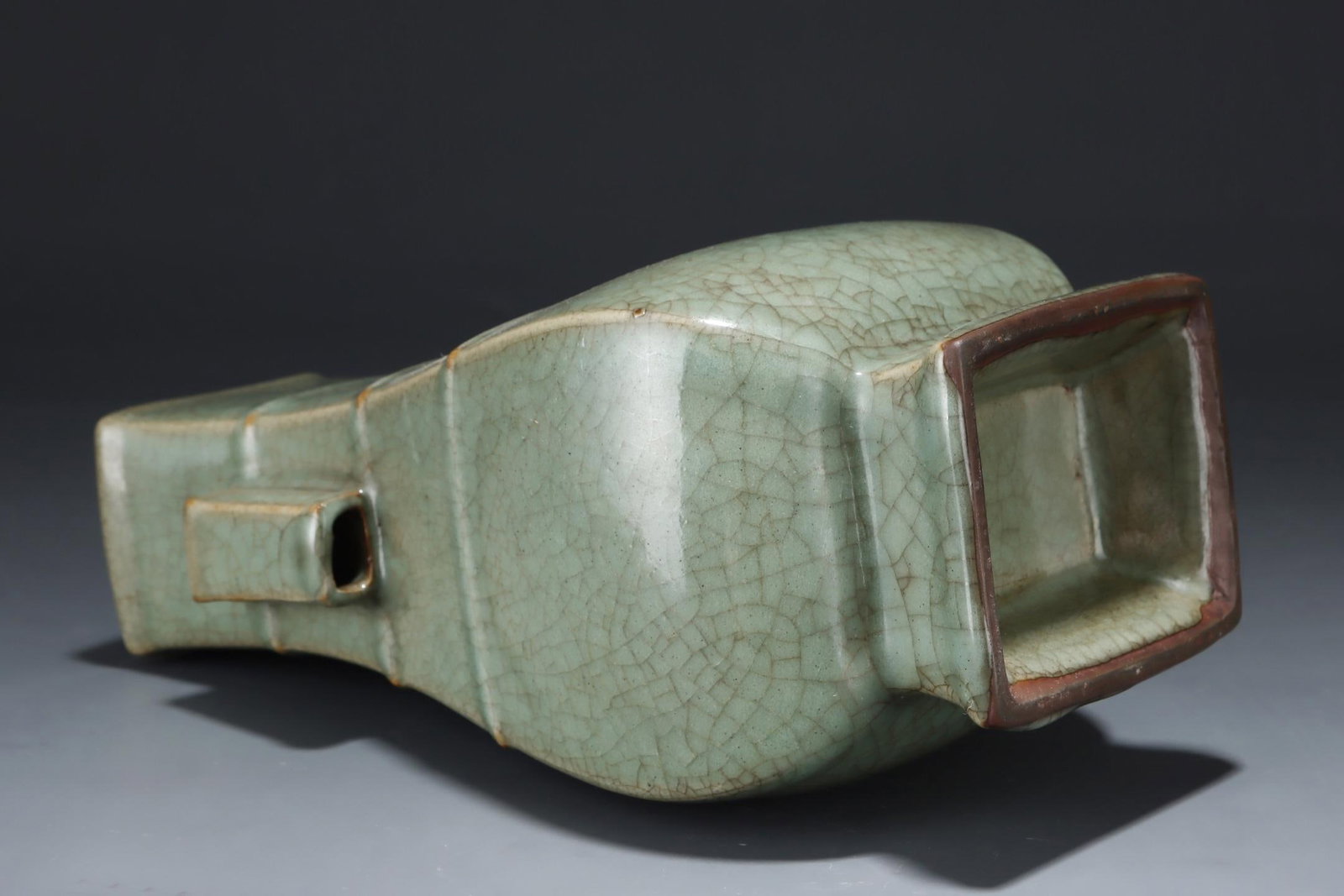 A Guan Ware Celadon Vase - 8